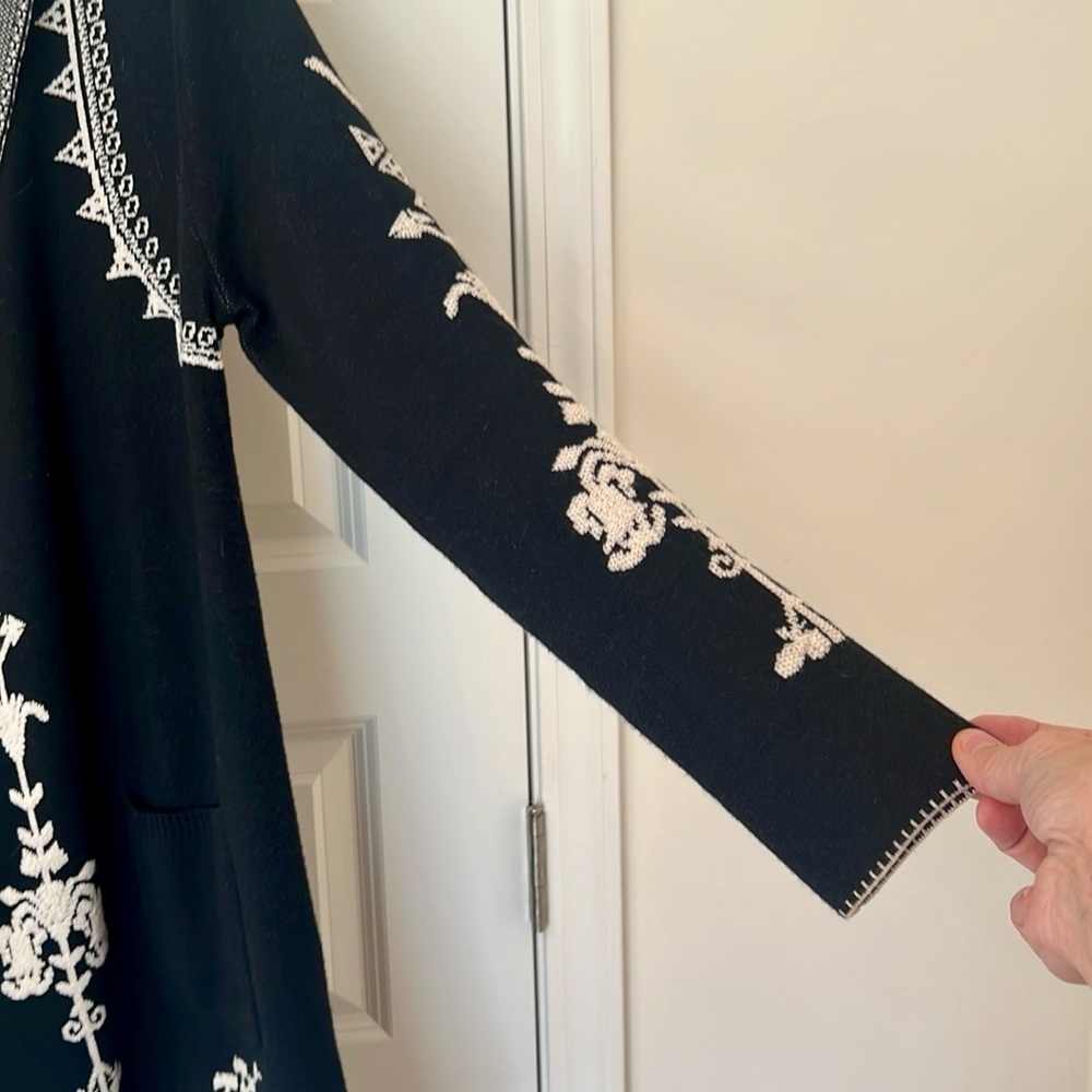 Black and White Embroidered Women's Coat - Picture 3 of 7